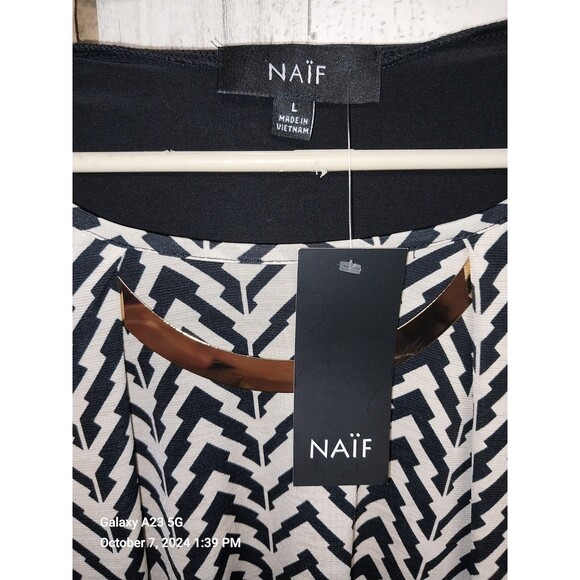 Naif Women's Large Tan Black Geometric Print Top - Picture 5 of 5